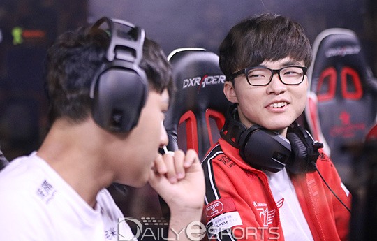 SK텔레콤 T1 '페이커' 이상혁(오른쪽).