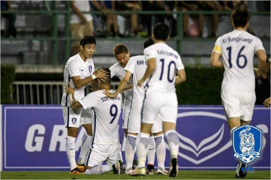 체코전두번째골을넣은석현준(9번).지난3월태국전에서골을넣은뒤세리머니하는장면.(사진=대한축구협회제공)
