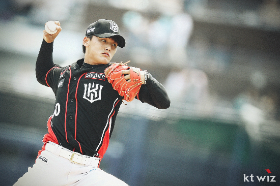 kt위즈의주권이15일'2016타이어뱅크KBO리그'한화전에선발로나선다.지난한화와의맞대결에서좋지않은성적은거둔주권은이날등판에서복수를노린다.(사진=kt위즈제공)