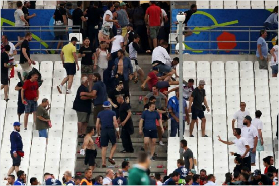 훌리건들의모습.(사진=ESPN영상캡처)