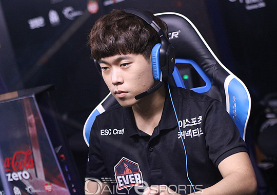 1세트에서 피즈로 플레이했지만 스킬 오류를 신고한 ESC 에버의 김재희.