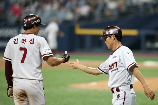'강정호는잊어라!'넥센히어로즈의김하성이21일서울고척스카이돔에서열린'2016타이어뱅크KBO리그'삼성라이온즈전에서4타수2안타2타점3득점으로활약했다.(사진=넥센히어로즈제공)