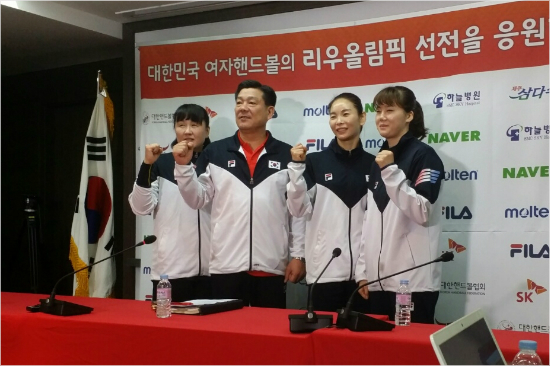 올림픽금메달을다짐하는여자핸드볼대표팀.