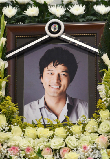 고(故)김성민의빈소가26일오후서울반포동서울성모병원장례식장에마련됐다.(사진공동취재단)