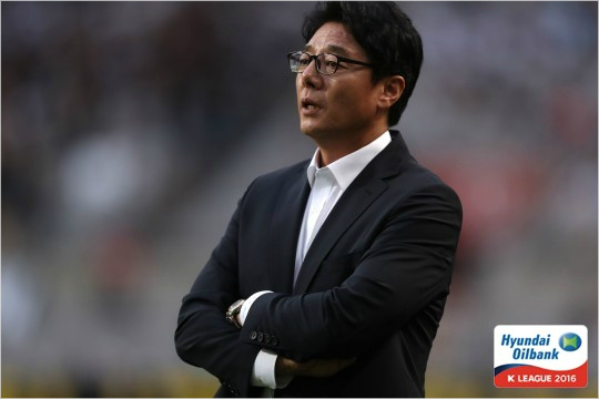 새롭게FC서울의지휘봉을잡은황선홍감독은전임최용수감독의유산에만족감을표했지만자신의스타일로변화가필요하다는점을강조했다.(사진=한국프로축구연맹제공)