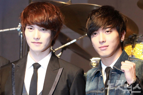 씨엔블루이종현(왼쪽),정용화(자료사진)