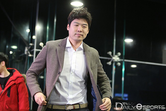 SK텔레콤 최연성 감독도 부상으로 인해 선수 생활을 포기한 케이스다.