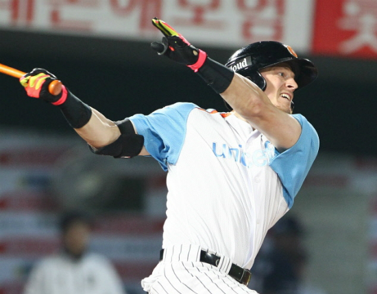 '한순간의실수때문에…'1일롯데자이언츠는금지약물복용으로36경기출장정지징계를받은외국인선수짐아두치를웨이버공시했다고밝혔다.