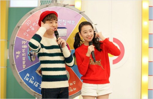 생방송'보니하니'의보니신동우(좌),하니이수민(우).(EBS제공)