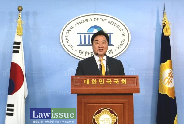 국회 부의장인 이석현 더불어민주당 의원