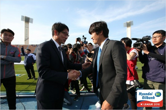 수원삼성과수원FC는지난5월첫번째'수원더비'보다더욱승리가필요한상황에서다시한번맞대결을펼친다.(사진=한국프로축구연맹제공)