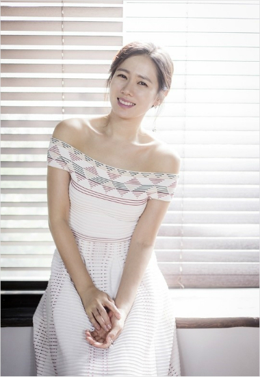영화'비밀은없다'에서연홍역을연기한배우손예진.(사진=CJ엔터테인먼트제공)
