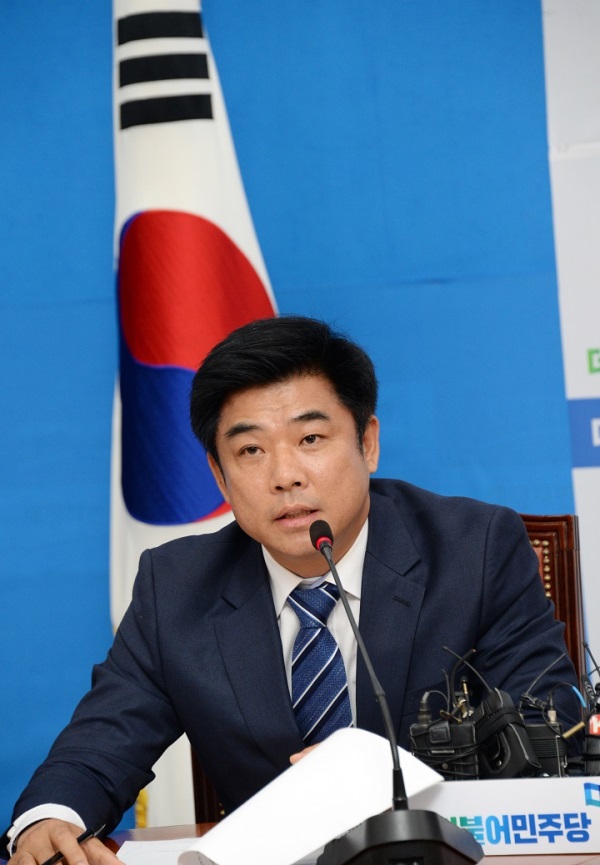 김병욱, “나향욱 망언 감싸는 교육부 장관 사퇴해야”