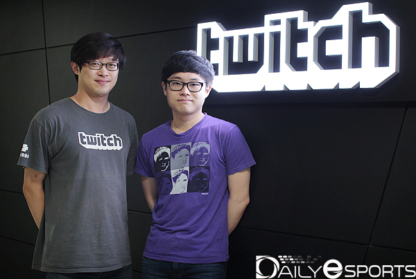 트위치 안영훈 매니저(왼쪽)와 알버트 GM.