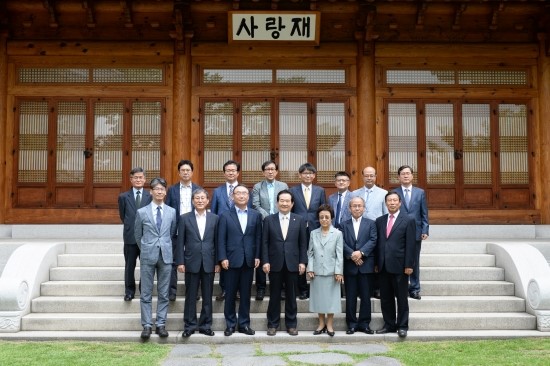 정세균 의장, ‘국회의원 특권 내려놓기 추진위원’ 위촉