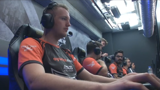 크루 e스포츠 클럽의 'Wickd' 마이크 피터슨.(사진=TCL 중계 캡처)