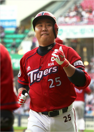 '100타점하면가을야구간다!'올해KIA주장3년째를맞아어느해보다간절한포스트시즌진출희망을다지고있는베테랑이범호.(자료사진=KIA)