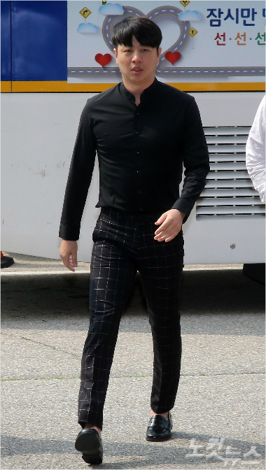 성폭행논란에휘말린개그맨유상무가지난5월31일오전피의자신분으로서울강남경찰서로출석하고있다.(사진=박종민기자/노컷뉴스)