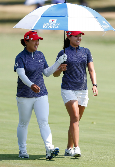 중국을상대로승리를거둔양희영(왼쪽)-전인지콤비.(사진=LPGA제공)