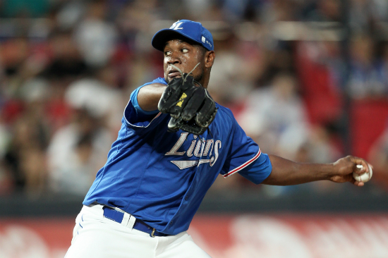 23일오후수원kt위즈파크에서열린`2016타이어뱅크KBO리그`kt위즈와삼성라이온즈의경기에서삼성의새외국인투수플란데가투구를하고있다.(사진=삼성라이온즈제공)