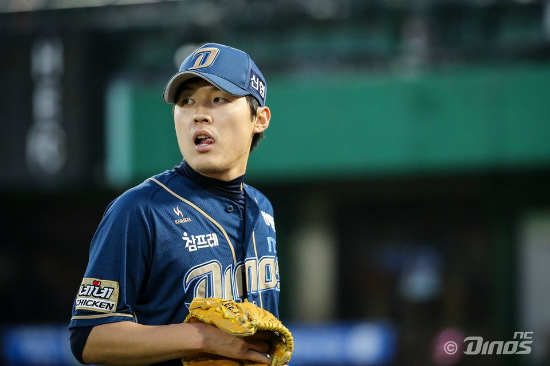 승부조작파문을일으킨투수이태양.이태양은1회에볼넷을내주는등지난해4차례에걸쳐승부조작을벌인것으로알려졌다.(사진=NC제공)