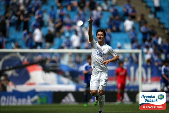 울산수비수정승현은비록올림픽대표팀에서는확실한주전자원이아니지만소속팀에서는입지가단단한선수다.(사진=한국프로축구연맹제공)