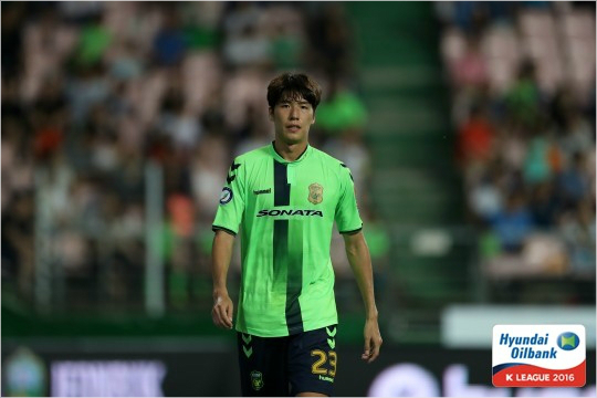 전북의신인수비수최규백은조성환과김형일의부상공백을잘메운덕에올림픽대표팀에선발되는행운까지맛봤다.(사진=한국프로축구연맹제공)