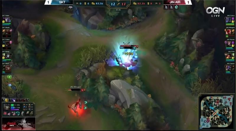 45분 00초에 공격을 당하기 시작한 이재완의 탐 켄치가 수호천사 아이템으로 인해 한 번 더 살아 나는 장면(사진=네이버 스포츠 동영상 캡처).