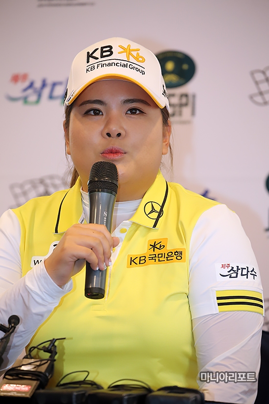 ▲박인비가4일기자회견에서질문에답하고있다.제주=박태성기자