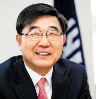 이기권 고용장관 "청년수당, 일자리 정책 근간 흔든다"