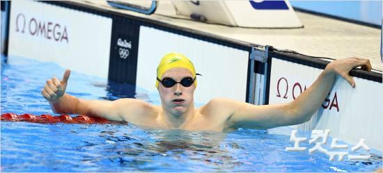400M자유형에출전한호주맥호튼이6일오후(현지시간)브라질리우데자네이루바하올림픽수영장에서경기후엄지를세워보이고있다(리우데자네이루(브라질)=올림픽사진공동취재단)