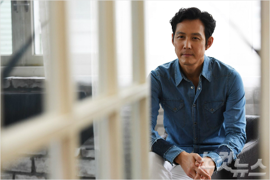영화'인천상륙작전'주연배우이정재가지난달27일오후서울팔판동한카페에서CBS노컷뉴스와인터뷰전포즈를취하고있다.(사진=황진환기자/자료사진)
