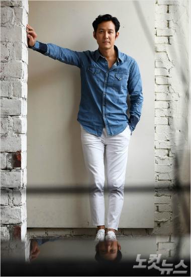 영화'인천상륙작전'주연배우이정재가지난달27일오후서울팔판동한카페에서CBS노컷뉴스와인터뷰전포즈를취하고있다.(사진=황진환기자/자료사진)