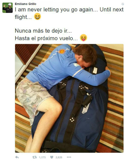 분실했던골프채를되찾고감격의포옹사진을올린아르헨티나의골프선수에밀리아그리요.(사진=에밀리아그리요트위터캡처)