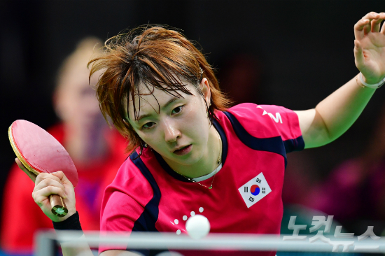 12일(한국시간)브라질리우데자네이루리오센트로파빌리온3에서열린2016브라질리우올림픽탁구여자단체1라운드경기에서한국에서효원이루마니아를상대로경기를펼치고있다.한국팀은8강을확정지었다.(올림픽사진공동취재단)