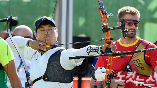 남자양궁대표팀의막내이승윤은비록개인전메달획득은실패했지만단체전에서금메달을목에걸었던자신의첫올림픽을잊지못할경험이었다고평가했다.(올림픽공동취재단)