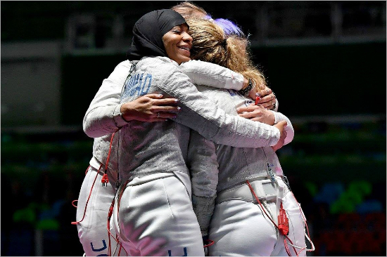 미국여자펜셍사브르대표팀.(사진=국제펜싱연맹트위터)