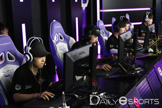 최종 결승에 선착한 오토크래시.