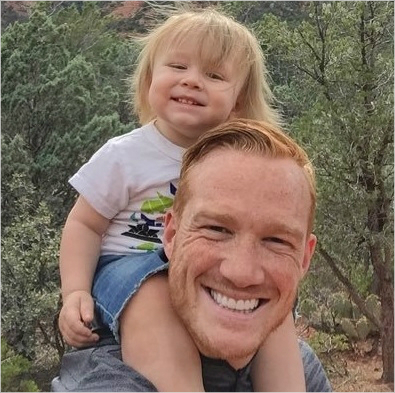 영국출신멀리뛰기선수그렉러더포드와그의아들마일로의다정한모습.(사진=그렉러더포드공식트위터갈무리)