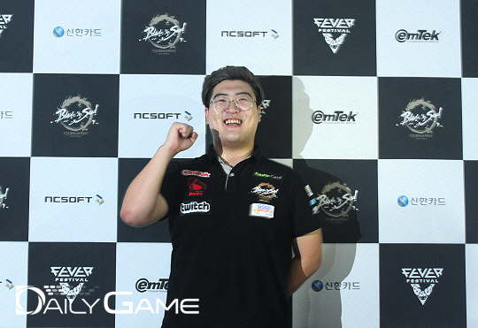 싱글 매치 우승자 김신겸