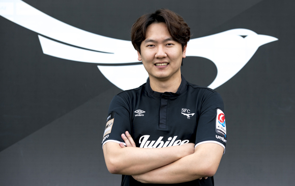 성남 FC e스포츠 투자 나선다...'피파전설' 김정민 영입