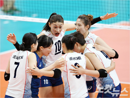 세계최고공격수김연경이이끄는한국과리우올림픽여자배구8강서승리한네덜란드감독은자신의지도자경력에서가장중요한승리였다고기뻐했다.(올림픽사진공동취재단)