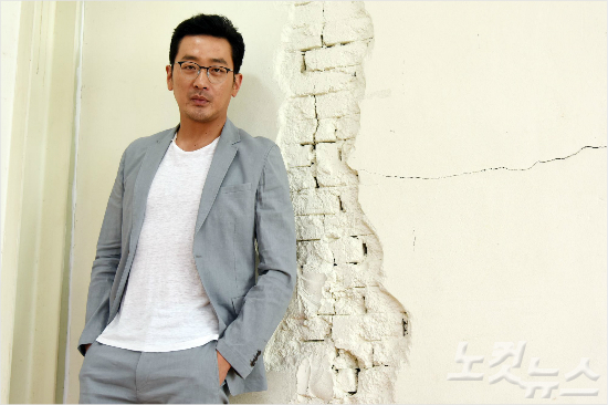 영화'터널'에서자동차영업대리점사원정수역을맡아열연한배우하정우.(사진=윤창원기자/자료사진)