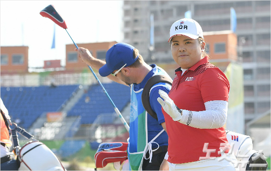 올시즌내내부상이계속됐던박인비지만116년만에올림픽무대로돌아온여자골프에참가해무결점경기력을선보이며공동2위로첫날경기를마쳤다.(올림픽사진공동취재단)