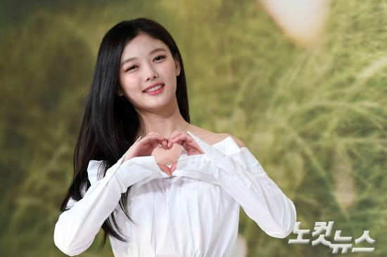 배우김유정이18일오후서울영등포타임스퀘어아모리스홀에서열린KBS2TV월화미니시리즈‘구르미구른달빛’제작발표회에참석해포즈를취하고있다.(사진=황진환기자)