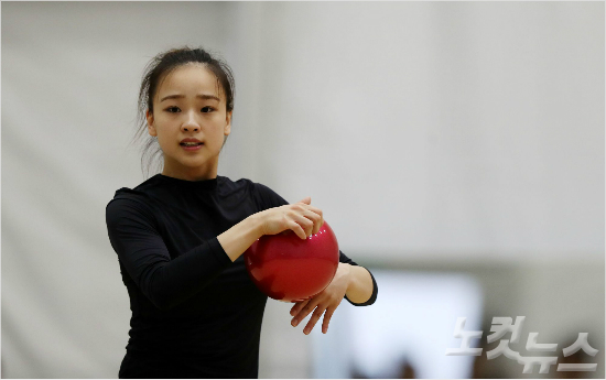 손연재가18일(한국시간)리우데자네이루바하애슬리트파크에서첫공식훈련을하고있다(올림픽사진공동취재단).