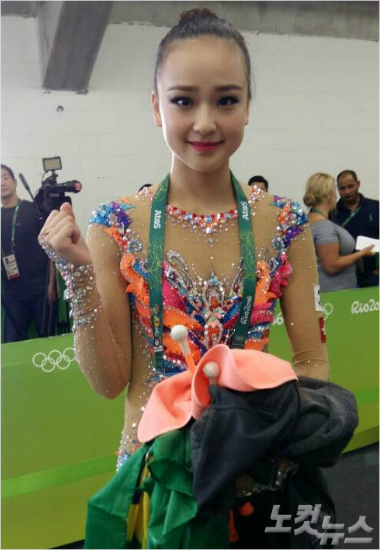 '결선,후회없이할게요'손연재가20일(한국시각)브라질리우올림픽경기장에서끝난2016리우데자네이루올림픽개인종합예선에서5위에올라결선에진출한뒤선전을다짐하고있다.(리우=노컷뉴스)