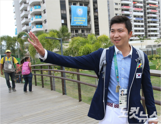 8년임기의국제올림픽위원회선수위원에선출된2004아테네올림픽타국금메달리스트유승민삼성생명코치는2년뒤열릴평창동계올림픽의성공개최에도움이되겠다는포부를밝혔다.(올림픽사진공동취재단)