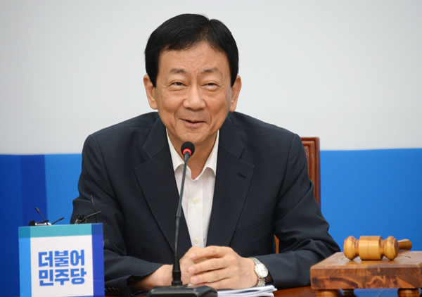 진영 비대위원(사진=더불어민주당 홈페이지)