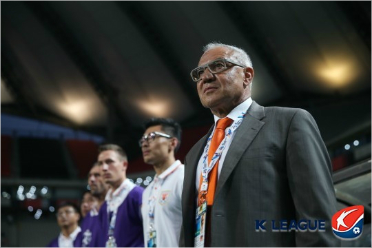 독일출신의세계적인축구지도자펠릭스마가트감독은FC서울과맞대결서순순히완패를인정했다.(사진=한국프로축구연맹)